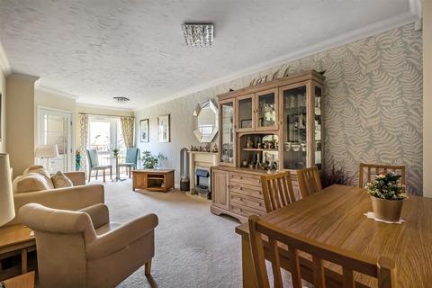 2 bedroom retirement property for sale, EMMELINE LODGE, LEATHERHEAD, KT22