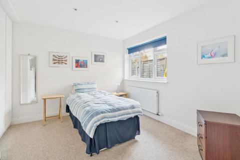 33 Bridle Road, Pinner, HA5 2SP
