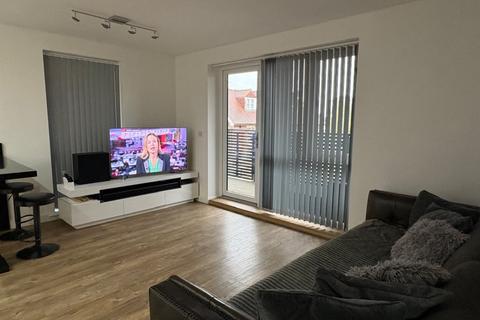 2 bedroom flat to rent, Wildcary Lane, Harold Wood