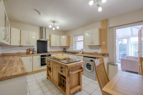 2 bedroom terraced house for sale, Greenlands Avenue, Greenlands, Redditch B98 7PY