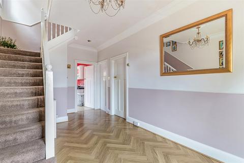 4 bedroom semi-detached house for sale, Bradford Road, Burley In Wharfedale LS29