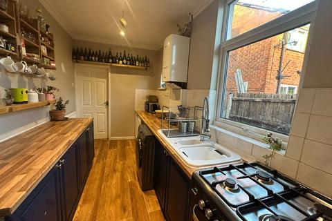 14 Bewdley Road, Birmingham, B30 2YE