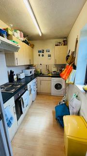 Studio to rent, Vicars Bridge Close, Wembley HA0