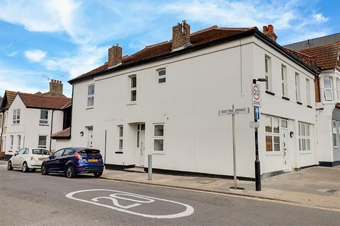 1 bedroom apartment for sale, London Road, Westcliff-on-Sea SS0