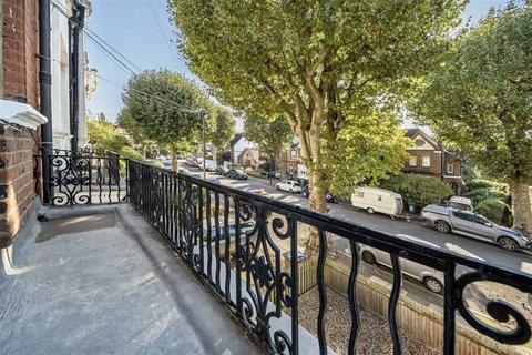 2 bedroom flat for sale, St. Margarets Road, London SE4