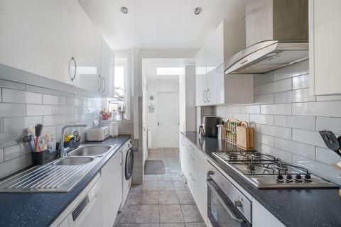 4 bedroom terraced house for sale, Streatham Road, London SW16