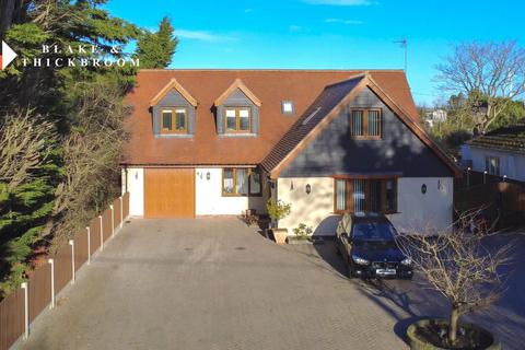 4 bedroom chalet for sale, St Johns Road, Clacton-on-Sea