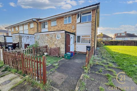 3 bedroom end of terrace house for sale, Beechcroft Close, HOUNSLOW TW5