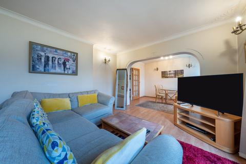 2 bedroom apartment for sale, Great North Way, London NW4