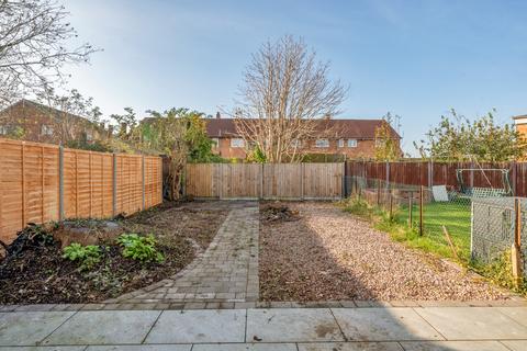 4 Avon Crescent, Brockworth, Gloucester, GL3 4LG