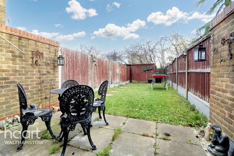 3 bedroom terraced house for sale, Queens Road, London