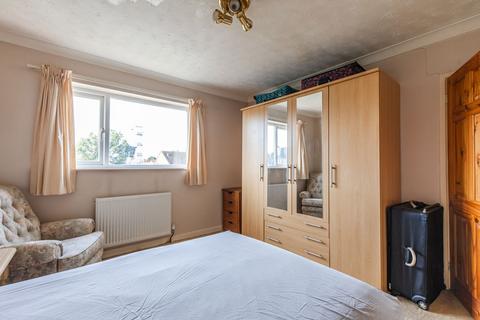 4 bedroom detached house for sale, Chain Free in Hunstanton