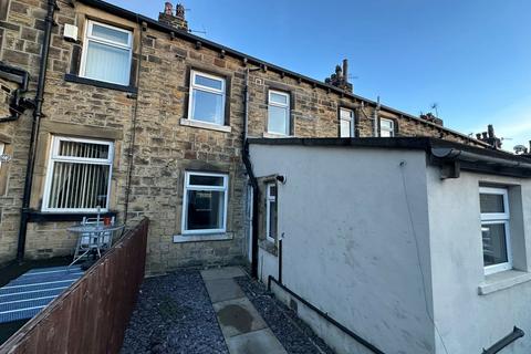 2 bedroom terraced house to rent, Compeigne Avenue, Riddlesden