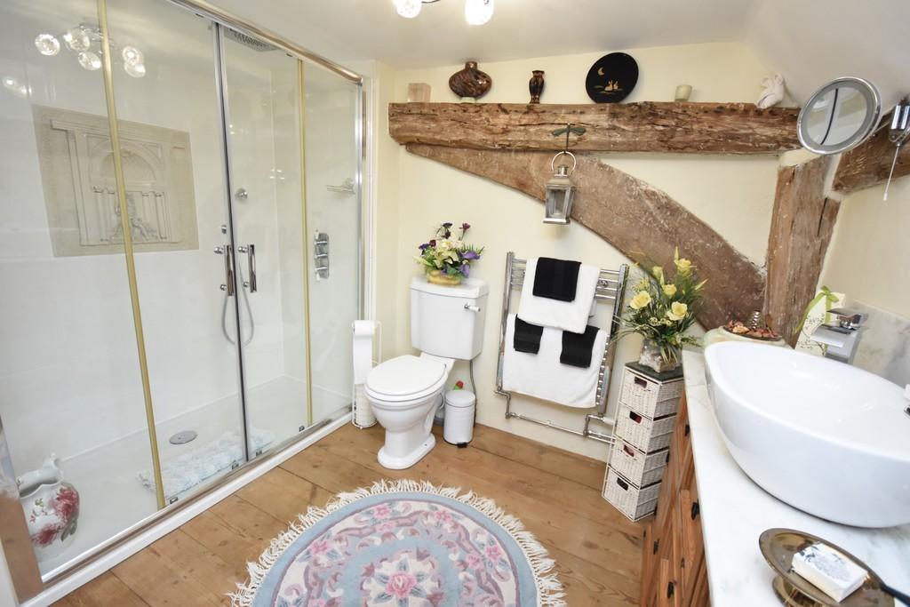 Thumbnail ENSUITE PHOTO 2