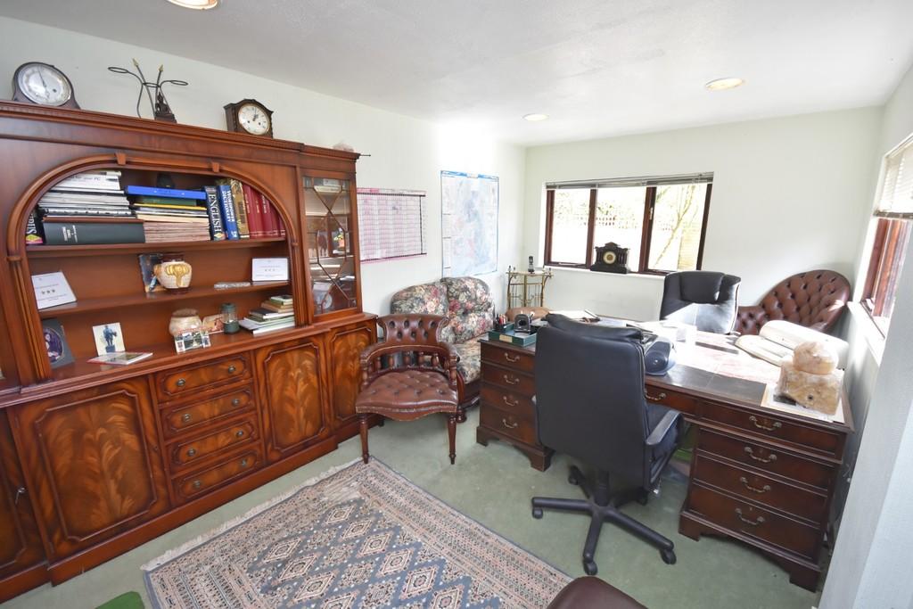 Thumbnail office outbuilding