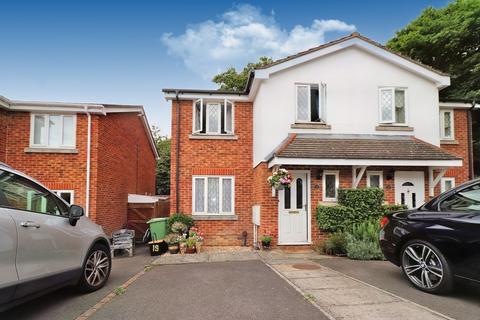 3 bedroom semi-detached house to rent, Mulberry Close, TUNBRIDGE WELLS