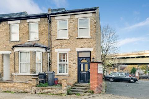 2 bedroom end of terrace house for sale, Glenhurst Road, Brentford TW8