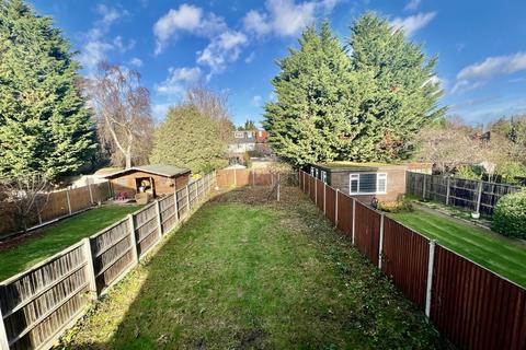 2 bedroom semi-detached house to rent, Chestnut Drive, Pinner HA5