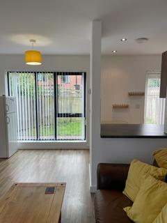 2 bedroom semi-detached house to rent, Radclyffe Mews, Salford M5