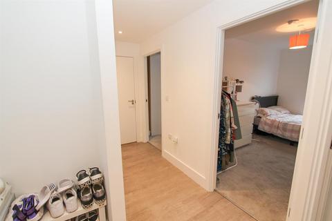 2 bedroom flat for sale, Mill Green Road, Mitcham CR4