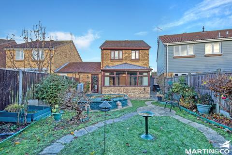 3 bedroom detached house for sale, Bouchers Mead, Chelmsford