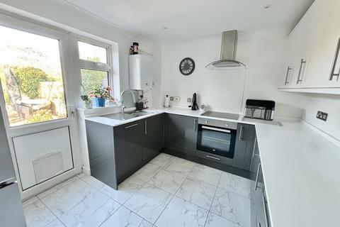 1 Amber Road, Corfe Mullen, Wimborne, BH21 3US