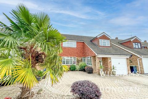 4 bedroom detached house for sale, McDivitt Walk, Leigh-on-Sea