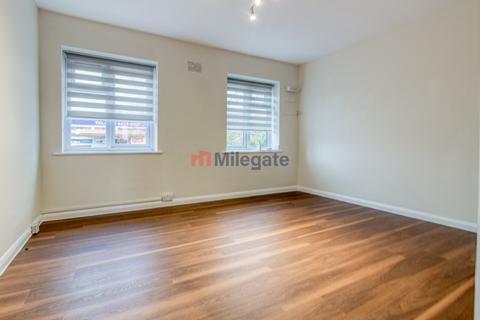 2 bedroom flat to rent, The Hyde, London NW9