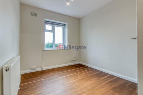 2 bedroom flat to rent, The Hyde, London NW9