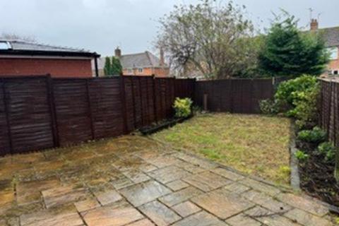 3 bedroom semi-detached house to rent, Manor Close, Peterborough PE6