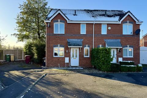 3 bedroom semi-detached house to rent, Lucas Road, Farnworth, Bolton, BL4