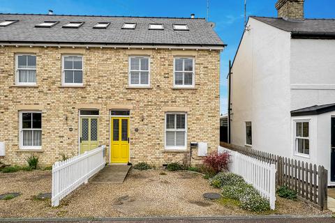 3 bedroom end of terrace house to rent, Brookfield Road, Cambridge CB22