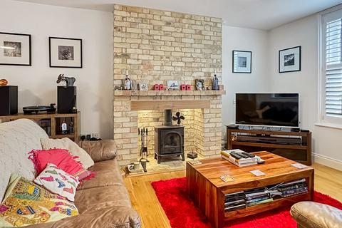 3 bedroom end of terrace house to rent, Brookfield Road, Cambridge CB22