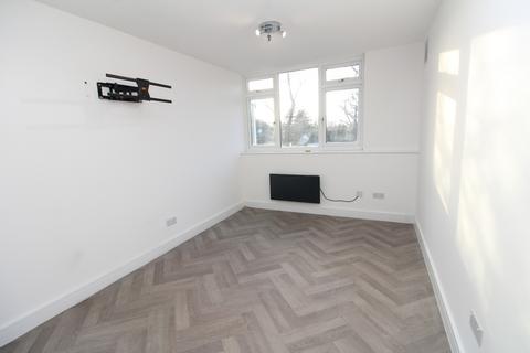 1 bedroom apartment to rent, Kidbrooke Park Road, Blackheath, SE3