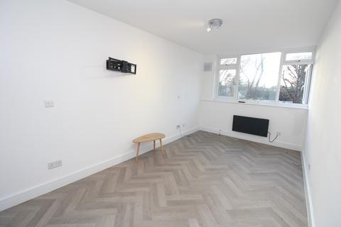 1 bedroom apartment to rent, Kidbrooke Park Road, Blackheath, SE3