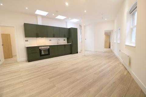 2 bedroom ground floor flat to rent, North Street, Dorking