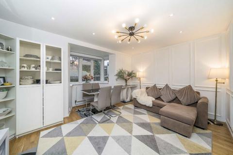 3 bedroom flat for sale, Goldsmiths Row, London E2