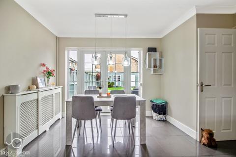 27 Anchor Road, Tiptree, Colchester, CO5 0AP