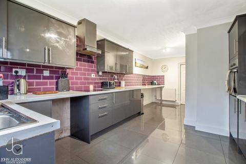 27 Anchor Road, Tiptree, Colchester, CO5 0AP