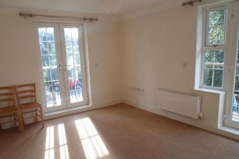 2 bedroom flat to rent, Stirling Road, Bournemouth, Dorset, BH3