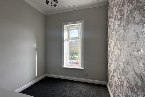 3 bedroom end of terrace house to rent, Shetcliffe Lane, Bradford