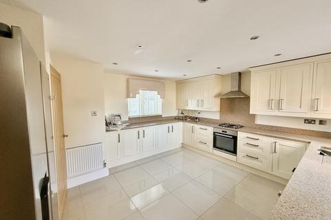 3 bedroom detached house to rent, Manor Lane, Shelford, Nottingham