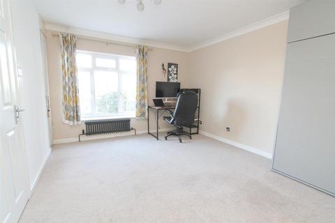 3 Nash Close, Sutton, SM1 3TL