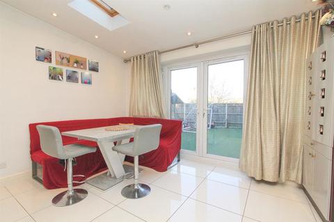 3 Nash Close, Sutton, SM1 3TL