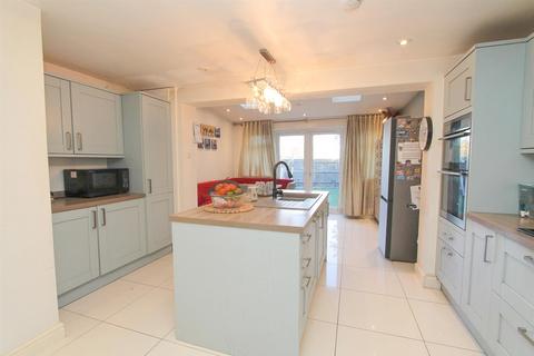 3 Nash Close, Sutton, SM1 3TL