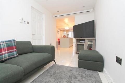 3 Nash Close, Sutton, SM1 3TL