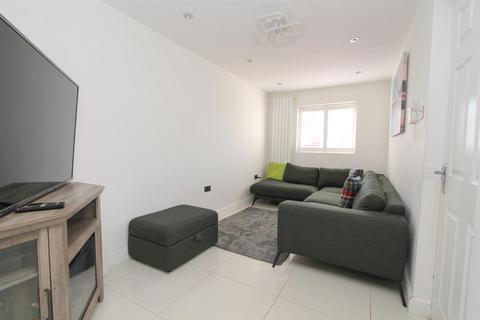 3 Nash Close, Sutton, SM1 3TL