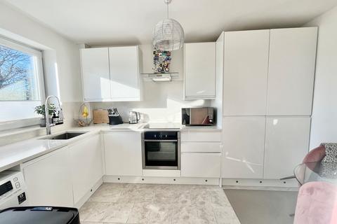 6 Wisdons Close, Dagenham, RM10 7HB