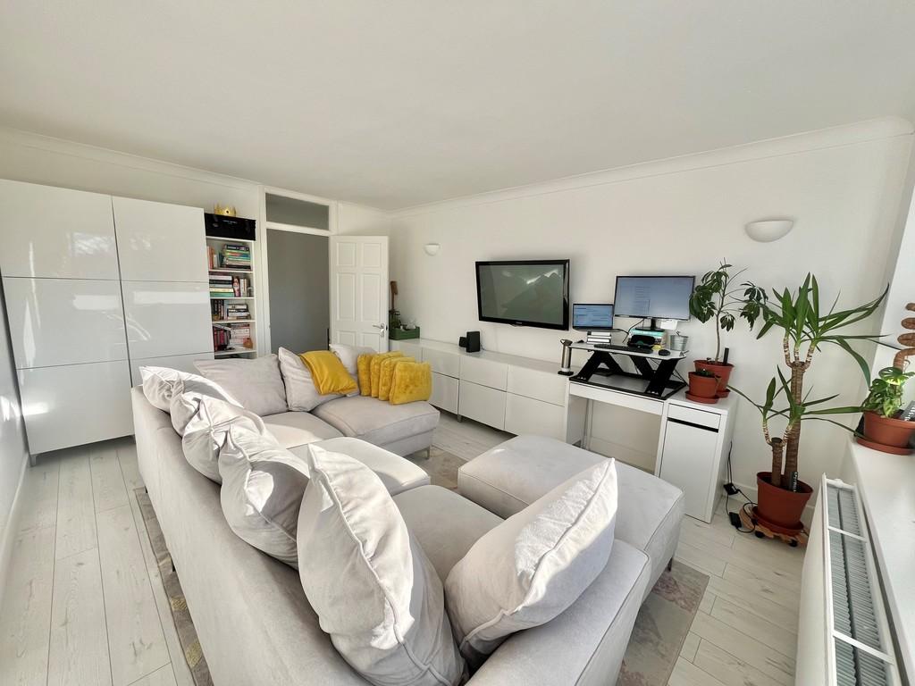 Lounge 2