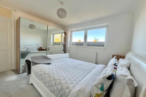 6 Wisdons Close, Dagenham, RM10 7HB